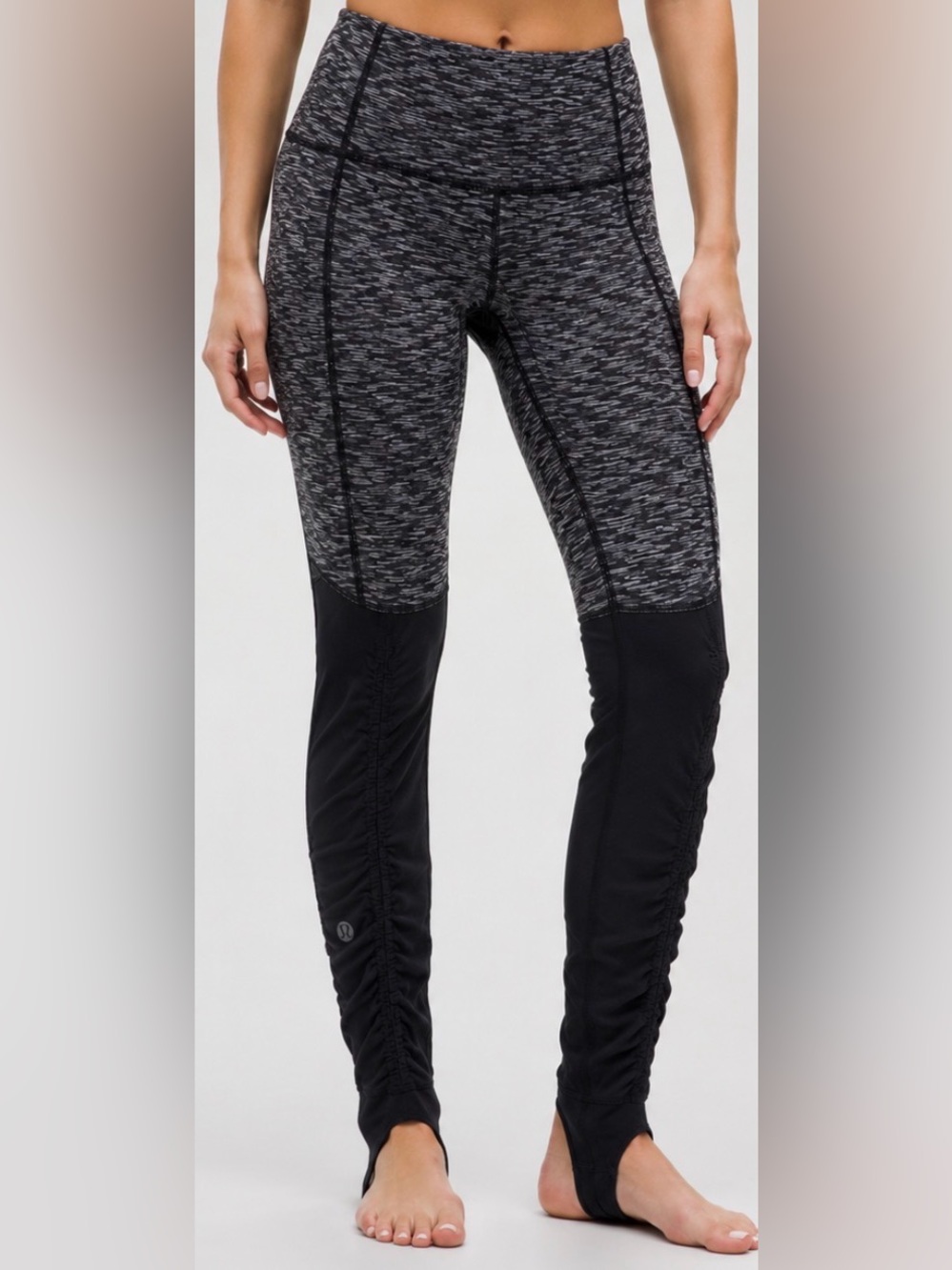Lululemon Size 6 Ruched Stirrup Leggings Gray Black